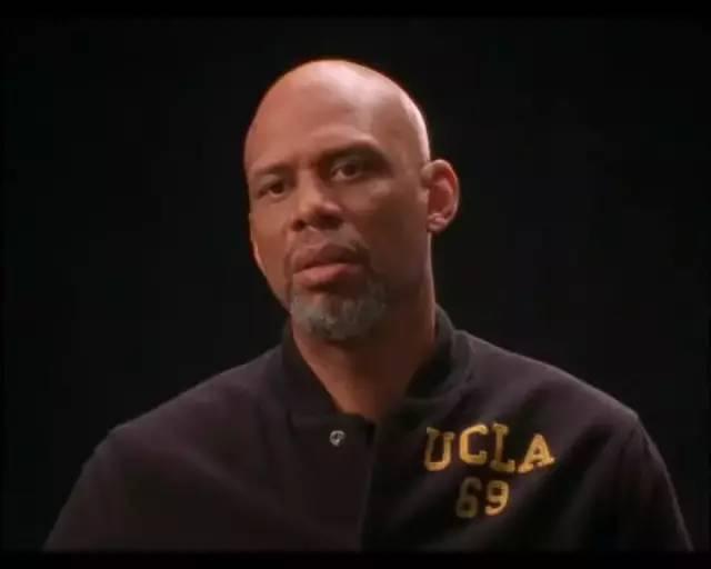 梦见螳螂什么寓意，梦见螳螂什么寓意呢（为什么李小龙的妻子在李小龙去世后）