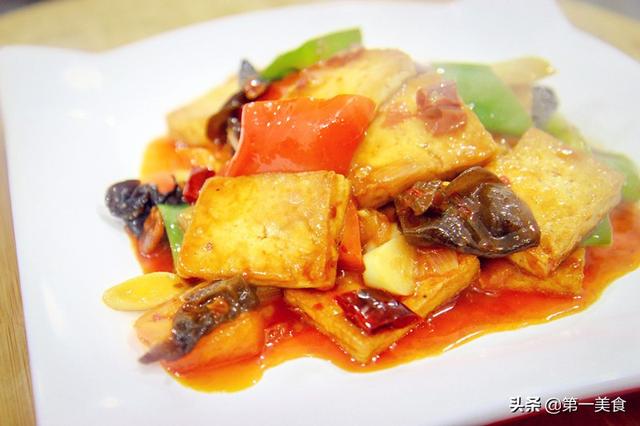 家常炒豆腐这样做真好吃营养丰富，厨师长教你豆腐这样炒