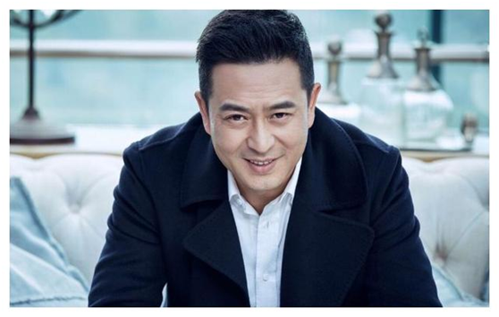 张嘉译第三任妻子，张嘉译第二任妻子是谁（与王海燕因戏生情相守13年）