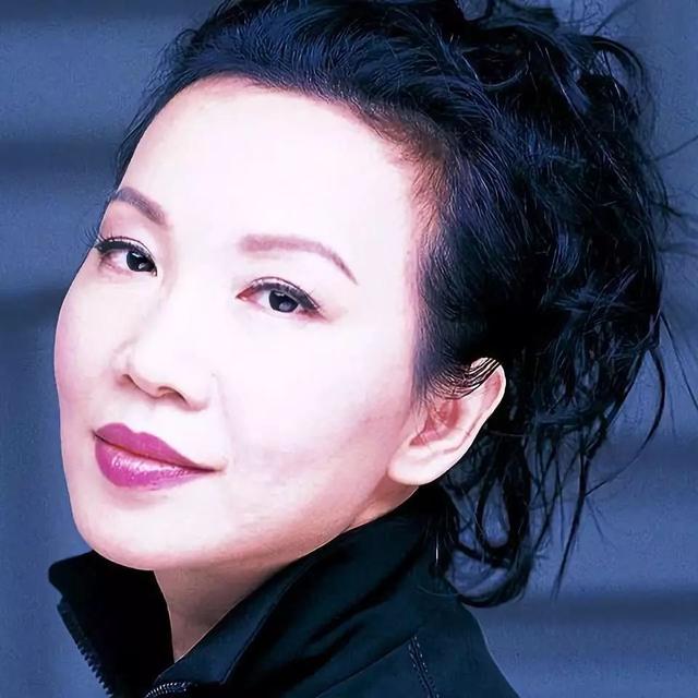 冬天里的一把火歌词，可可托海的牧羊人歌词（原唱无可替代PK翻唱超越经典）