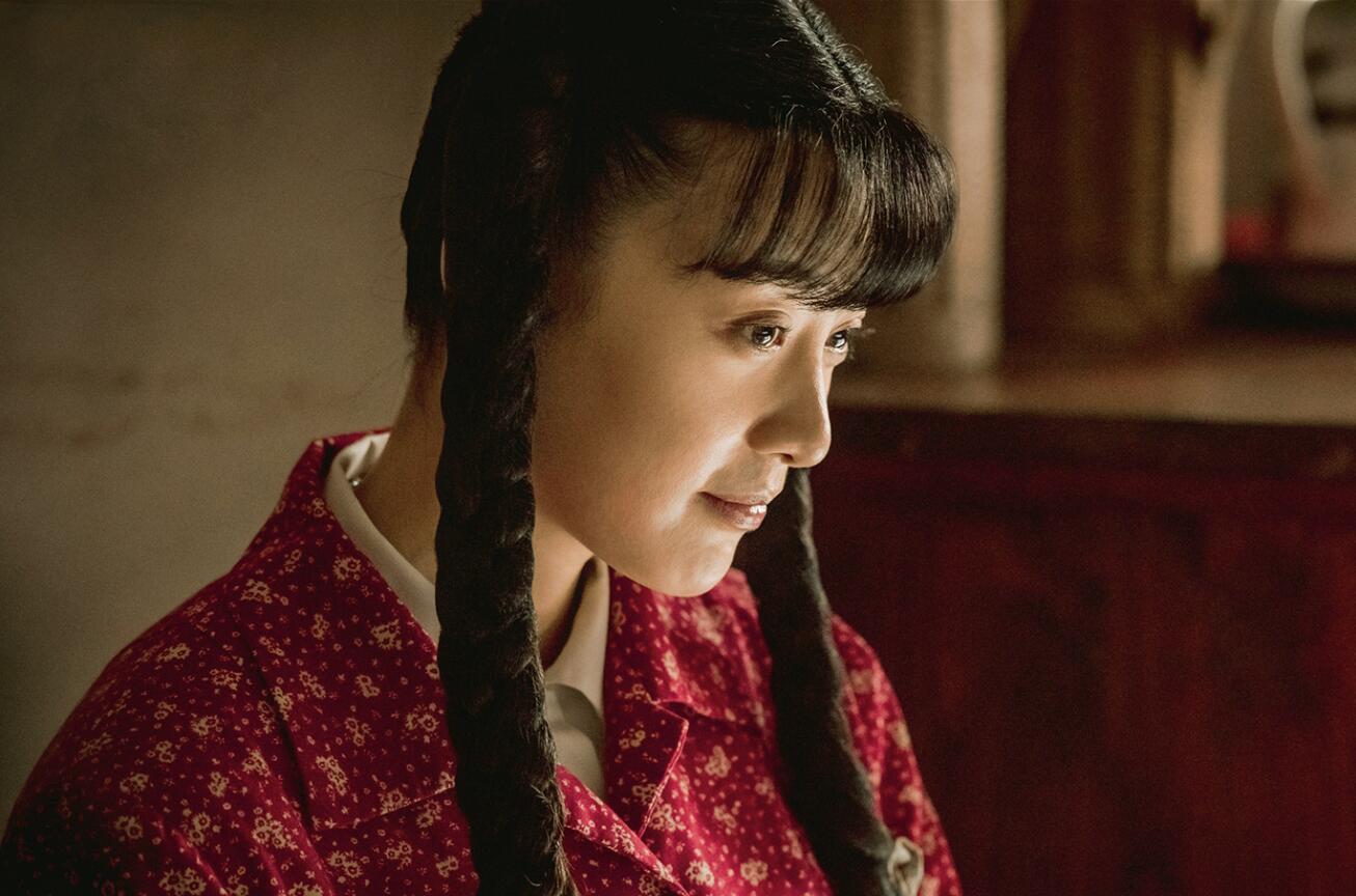 于是便去翻看了她的资料,才知道《新四军女兵》中的林蕤,《雪花那个飘