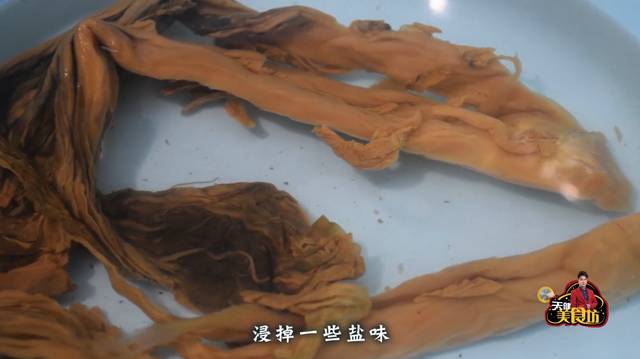 梅菜怎么做好吃，怎样做梅菜扣肉（1斤猪肉半斤梅菜）