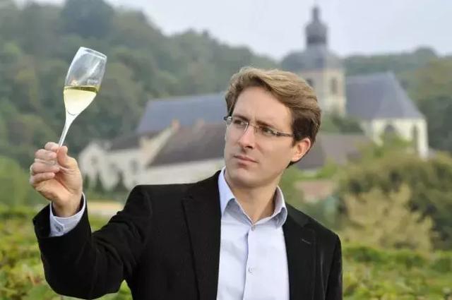 香槟王和黑桃a哪个好，香槟王p2和p3的区别（香槟王唐培里侬的酿造神话）