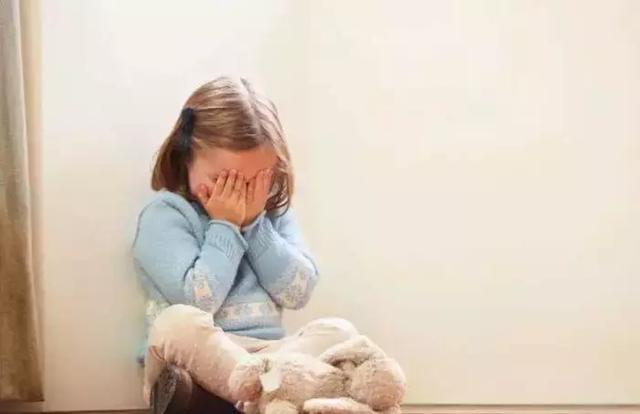 孩子怕鬼怎么办，孩子怕鬼怎么办怎么克服（父母忧虑：孩子胆小怕鬼怎么办）
