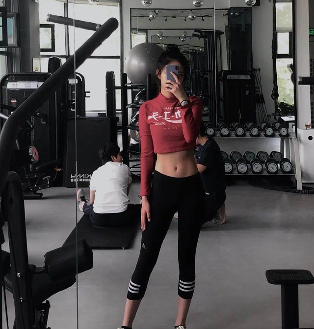 撒野来一波~，微信头像，撒野来一波~（颜值变化大疑整容）