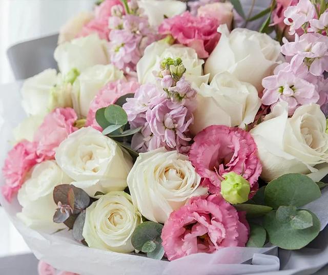 七夕节送花的经典祝福语，七夕节送花的经典祝福语图片（多款玫瑰花束为爱而来）