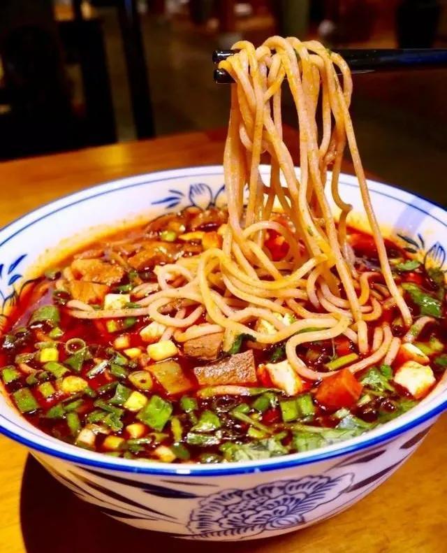 咸阳有什么好吃的特产，咸阳有什么特产小吃（咸阳各地人气特色美食都有哪些）