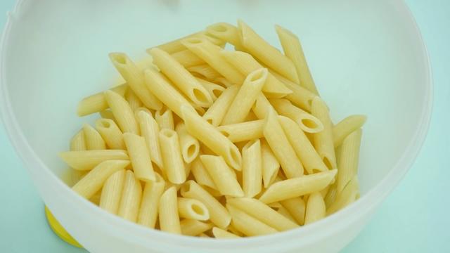 意大利通心粉，意大利通心粉图片（巧用意大利通心粉做个美味小零食）