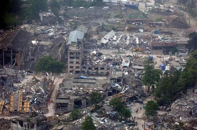 唐山大地震发生时间，唐山大地震时间发生的时间是多少（三次地震加起来上百万人死亡）
