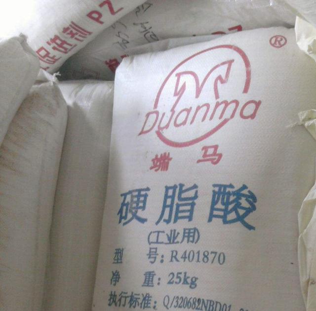 固体酒精怎么做出来的（火锅店中常见的固体酒精为什么是固态呢）