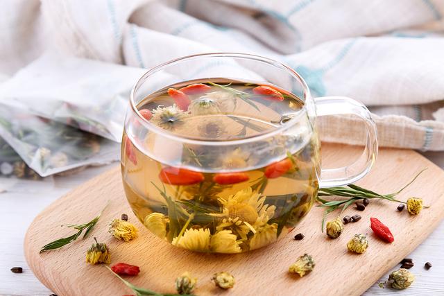 枸杞泡水喝可以壮阳吗，枸杞泡水喝可以壮阳吗（身体会有怎样的变化）