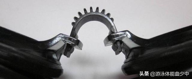 游泳眼镜防雾办法，游泳镜防雾小妙招（泳镜解密——像专业选手一样戴泳镜）