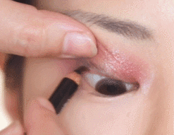 眼线笔怎么削，眼线笔怎么画初学者（眼线画对，眼睛放大2倍）