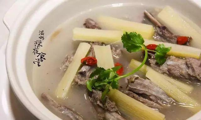 三种人千万别吃甘蔗，哪些人不适合吃甘蔗（歪果人也啃甘蔗）