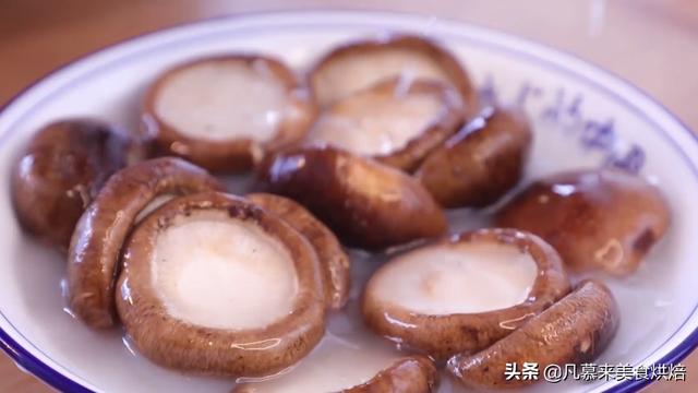 鮮香菇怎麼洗,鮮香菇怎樣清洗(香菇這樣做鮮香美味比肉好吃)