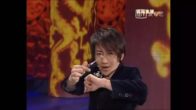 小彩旗请向李敏镐道歉，奥巴马微博（看过多年春晚的我们）