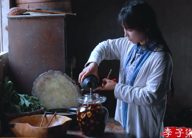 如何腌制糖蒜--糖蒜的方子，糖蒜怎么个腌制法（李子柒分享腌糖蒜独家秘方）