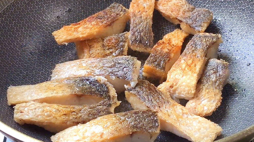 圖片[4]-【糖醋魚】做法步驟圖 用料簡單營養 出鍋連湯汁都不剩-起舞食譜網