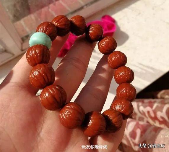 野桃核手串最忌讳，野生小核桃手串（冬天要来了，盘什么串最靠谱）