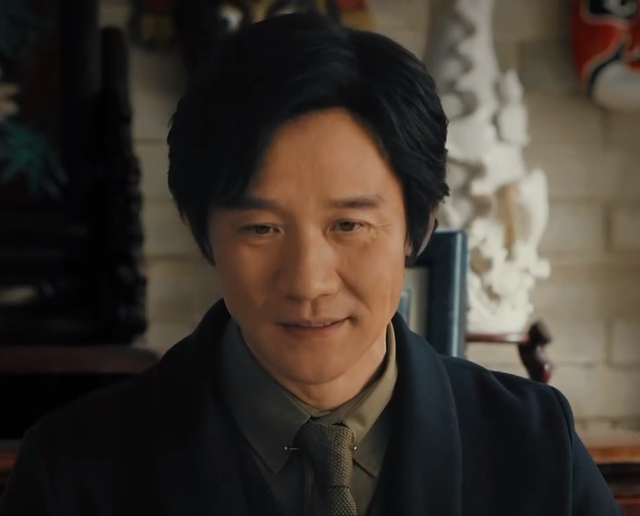 1,《光荣时代》是由刘海波执导,张译,黄志忠,潘之琳,薛佳凝领衔主演的