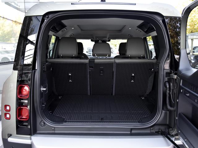 路虎揽胜图片大全大图，现代揽胜报价及图片（6缸增压+四驱豪华SUV）