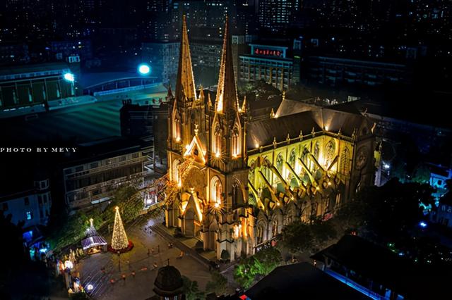 圣心大教堂能进去吗，圣心大教堂周一开放不（庄严神圣的石室圣心大教堂）