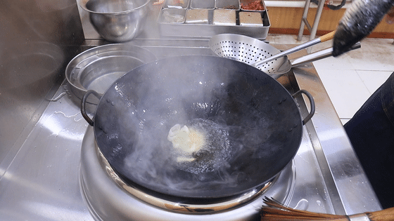 鲫鱼汤怎么熬出奶白色，怎样熬出奶白色鲫鱼汤（是开水和冷水的关键吗）