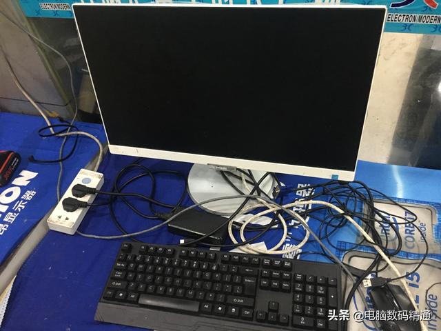 淘宝旺铺多少钱，淘宝店铺装修多少钱（同品牌型号电脑在淘宝、京东和实体店售价为何不一样）