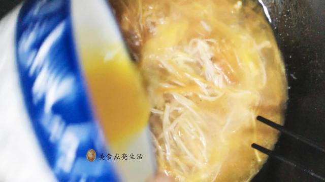 金针菇肉丝汤的家常做法，金针菇肉丝汤的家常做法大全（配上这样一碗鲜香嫩爽的菌汤）
