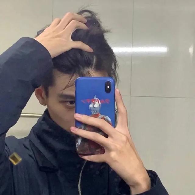 欧美风高冷炫酷男生头像微信，欧美风高冷炫酷男生头像（超酷的欧美头像来袭）