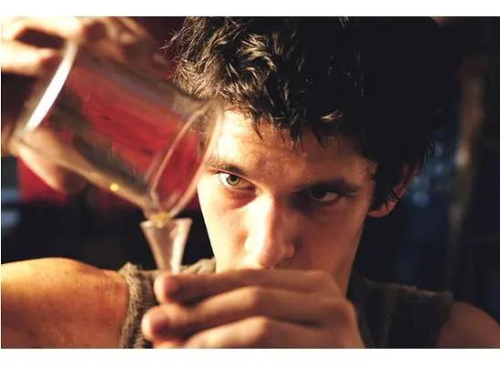 关于香水的电影，关于香水的电影推荐（杀死她们只为制成第13瓶香水）