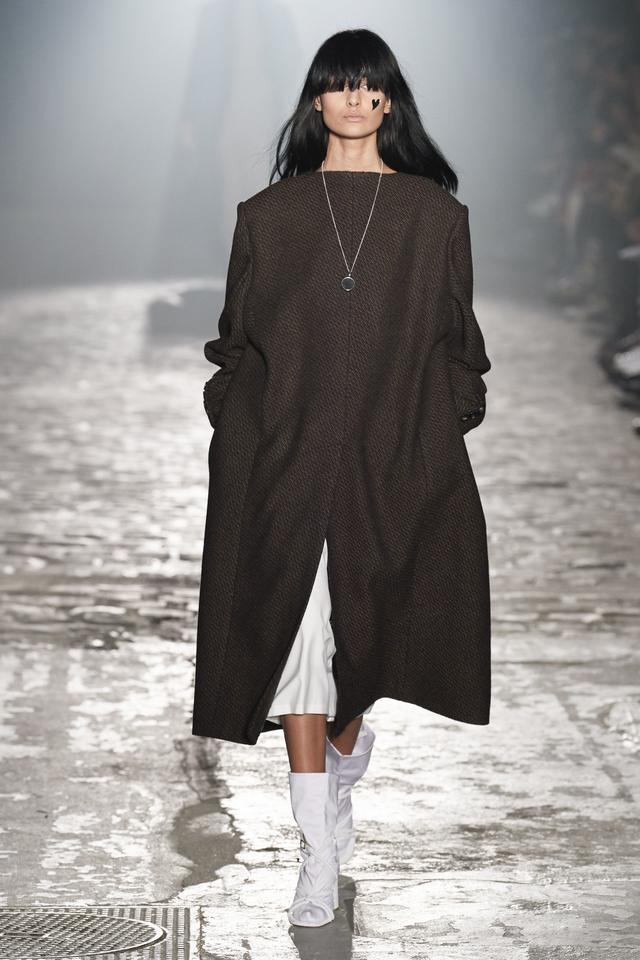 双面呢是什么料子，双面呢面料的特点和知识（盘点秋冬“粗纺花呢”大衣）