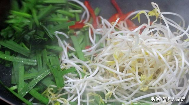 象拔蚌是什么，象拔蚌是什么梗?真正的象拔蚌好吃吗（配上春天的韭菜和豆芽）