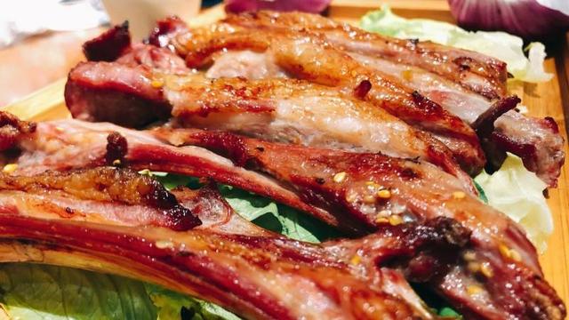 羊腰子是哪个部位，羊腰子是什么（羊身上部位的名称和羊肉吃法）