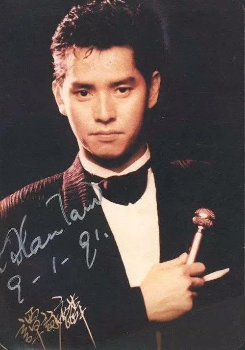 陈百强好听的粤语歌，好听的粤语老歌女声（十大粤语歌曲排行<男声篇>）