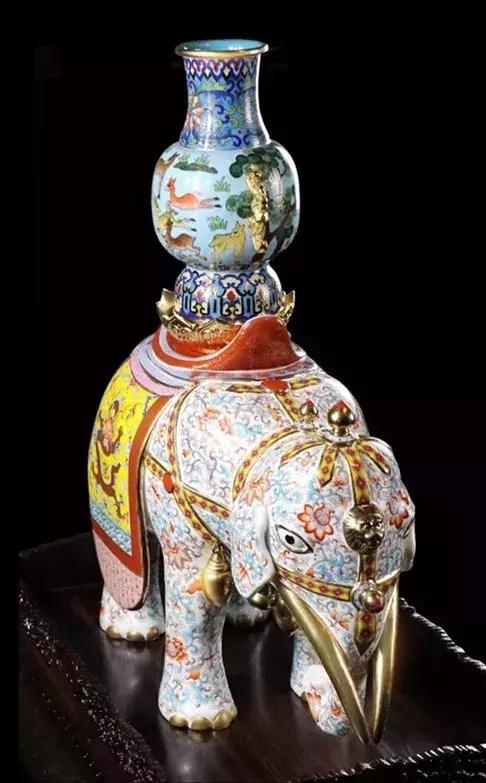 景泰蓝是什么地方的，景泰蓝的原产地在哪里（为什么你的景泰蓝越放越不值钱）