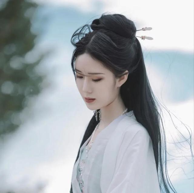 神仙颜值的动漫头像女，神仙动漫女头微信（这些神仙古风女头也太好看了吧）