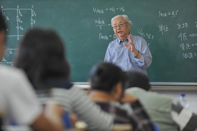 客座教授是什么意思，客座教授和特聘教授是什么意思（和你盘点关于大学职称的常识）