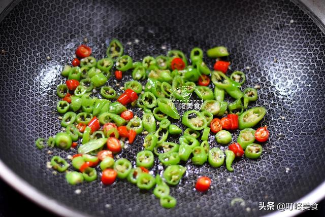 芥菜叶子怎么吃，芥菜叶子吃了老拔气（比大鱼大肉还好吃）