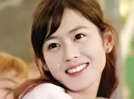 李采潭个人信息，请问这是什么电影（2021年韩国10大“最美女演员”）