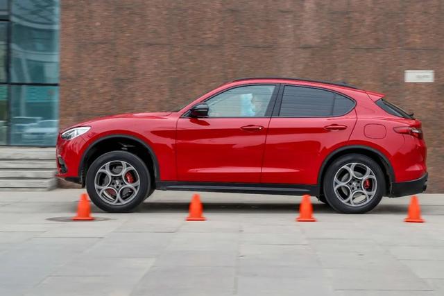 罗密欧是什么车，罗密欧是什么车标（试驾阿尔法罗密欧Stelvio）