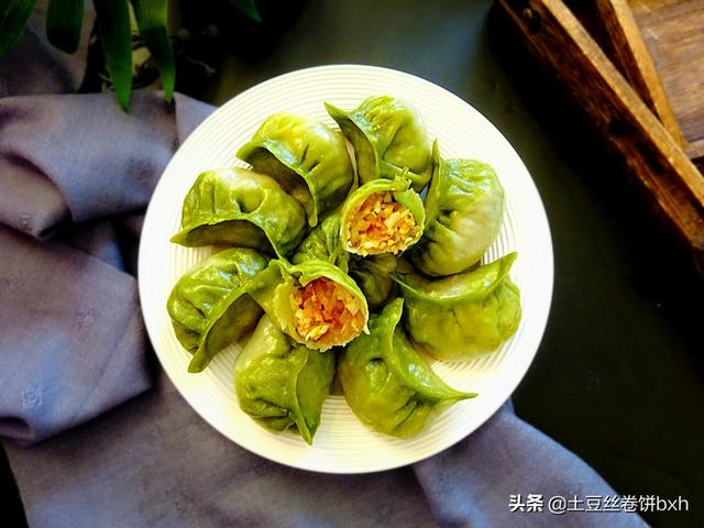 酸菜蒸饺的做法，酸菜蒸饺的做法步骤（这么做馅鲜皮筋道）