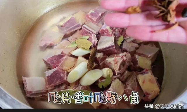 红烧牛排的做法，红烧牛排最正宗的做法（厨师长给你揭秘做法。）