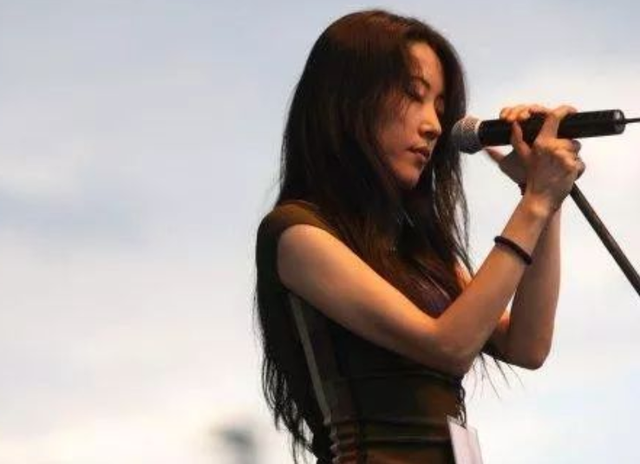 摇滚女唱将的生命不能承受之轻，鼓三儿张永光（49岁的姜昕依旧单身）