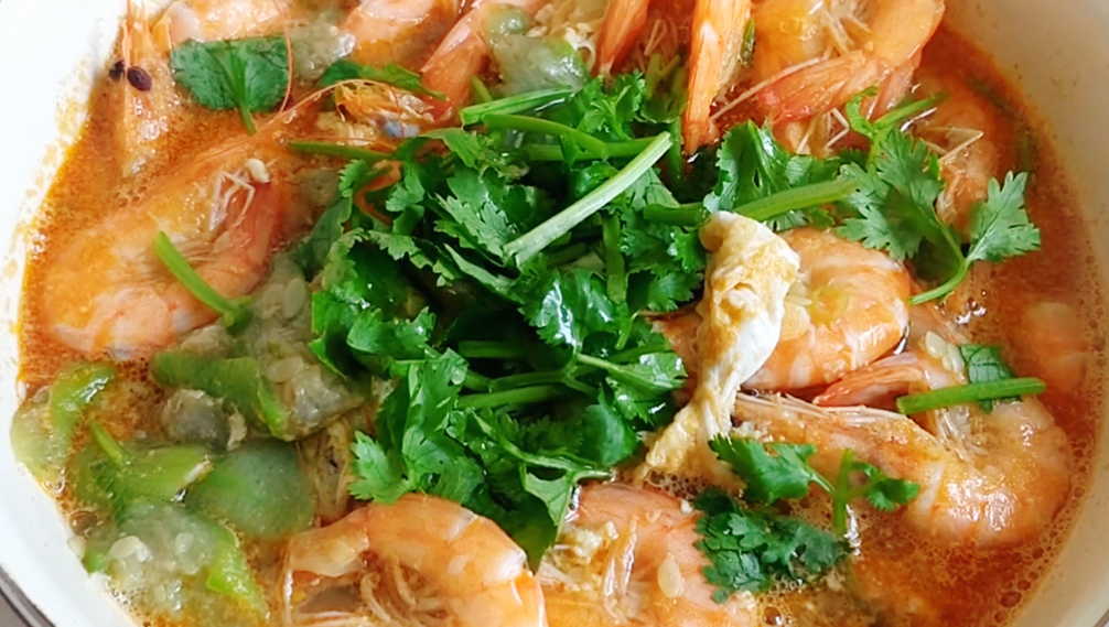 【絲瓜大蝦湯】做法步驟圖 鮮香味美 出鍋湯汁都不剩-起舞食譜網(wǎng)