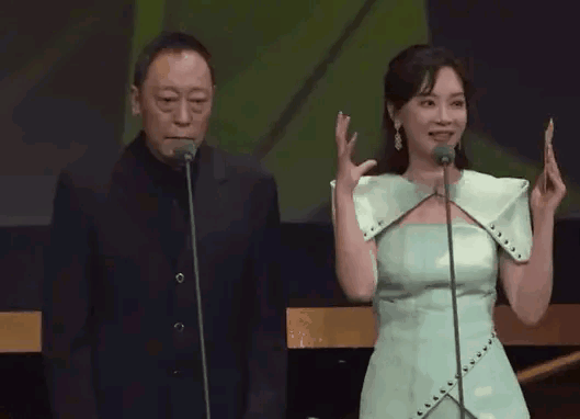 倪大红：因太丑无戏可演，娶了倪萍亲妹妹，婚后30年为何0绯闻