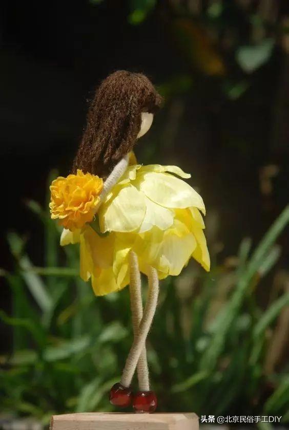 家里的假花怎么处理掉，室内有假花怎么办（一根铁丝一个球就能让她惊艳无比）