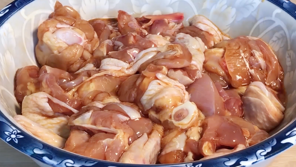 圖片[4]-【香菇燜雞肉】做法步驟圖 教你正確做法 比飯店還香-起舞食譜網(wǎng)