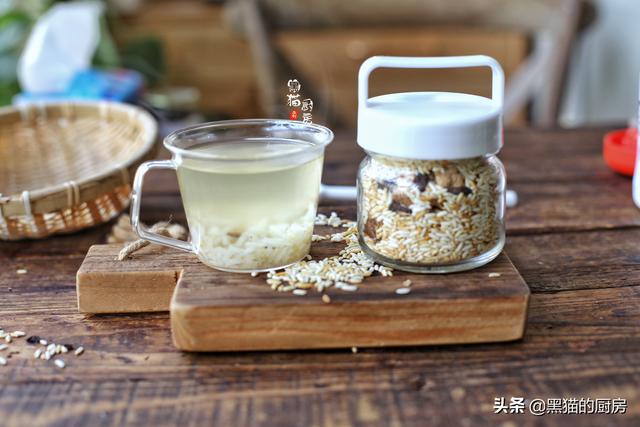 喝炒米茶的最佳时间，炒米茶什么季节喝（90岁爷爷教我做炒米茶）