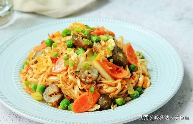 青椒荔枝炒虾仁怎么做，尖椒炒虾仁的做法（搭配荔枝味道更棒）